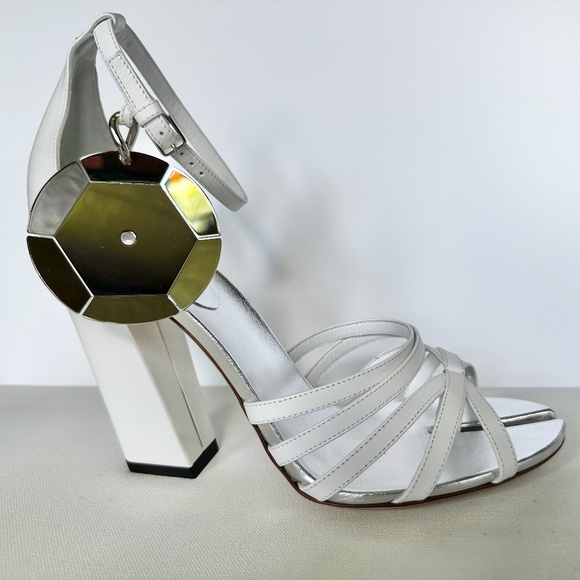 Authentic Burberry Split-toe Leather Thong Sandals ***size: EU 41 *** MSRP … - Picture 3 of 16